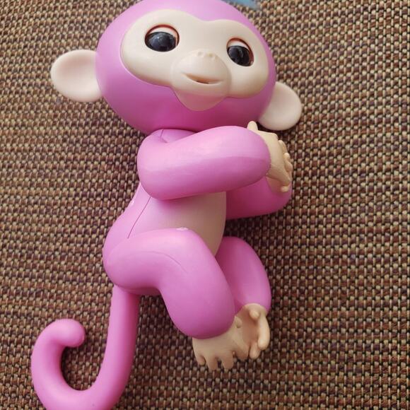 WowWee Interactive Happy Finger Monkey Figure - Picture 2 of 3